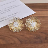 Ladies New Design Flower Shape Small Stud Earring Trendy Simple Fashion Elegant Lightweight Bulk Jewelry Accessories for Causal