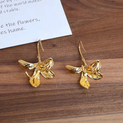 Sweet Bowknot Dainty Luxury Butterfly Golden Drop Earrings for Girls Elegant Jewelry for Women Ladies Accessories Wholesale