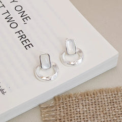 Fashion Sweet Cute Flower Butterfly Stud Earrings for Girls Glitter Designer Jewelry for Women Ladies Accessories Minimalistic