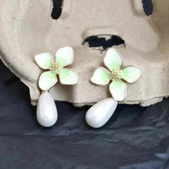 Women Flower Imitation Pearl Decorative Small Drop Earring Fashion Elegant Sweet Charms Affordable Bulk Daily Jewelry Accessory