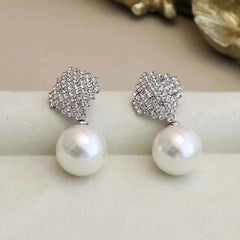 Ladies Hot Sale New Design Imitation Pearl Decorative Medium Drop Earring Fashion Sparking Charms Bulk Daily Jewelry Accessories