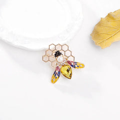 Fashion Animals Insects Bees Sweet Brooches for Girls Elegant Trendy New Design Pins Jewelry for Women Ladies Accessories