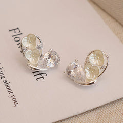 Luxury Flower Heart Shaped Stud Earrings for Girls Sweet Simple Fashion Jewelry for Women Ladies Accessories Bijuterias Chic