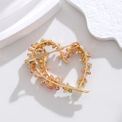 Fashion Heart Shaped Glitter Brooches for Girls Sweet Vintage Glamorous Charms Pins Jewelry for Women Ladies Accessories Female