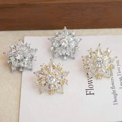 Sweet Snowflake Elegant Fashion Stud Earrings for Girls Fashion Trendy Stylish Jewellry for Women Ladies Accessories Wholesale