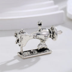 Fashion Sewing Machine Elegant Brooches for Girls Vintage Retro Pins Jewelry for Women Ladies Accessories Chinese Supplier