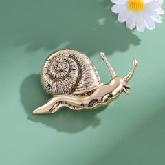 Fashion Snail Animals Sweet Mental Alloy Broohes for Girls Trendy Stylish Pins Jewelry for Women Ladies Accessories Wholesale