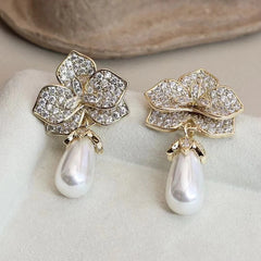 Ladies Flower Imitation Pearl Medium Drop Earring Elegant Glitter Dainty Charms Bulk Jewelry Accessories for Women Daily Office