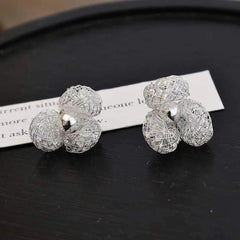 Ladies Flower Shape Creative Design Small Stud Earring Fashion Elegant Graceful Lightweight Bulk Jewelry Accessories for Causal