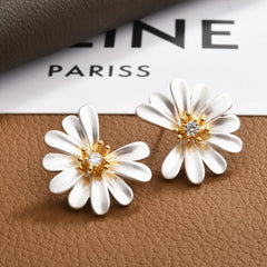 Korean Trendy Pastel Little Daisy Stud Earrings for Women Sweet Simple Flower Earrings Exquisite Design Ear Accessory Wholesale