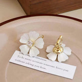 Girly Aesthetic Hot Sale Flower Shape Medium Stud Earring Fashion Dainty Charms Elegant Lightweight Bulk Jewelry Accessories