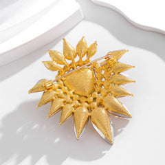 Fashion Glitter Rhinestone Sparking Brooches for Girls Sweet Elegant Charms Pins Jewelry for Women Ladies Accessories Hot Sale
