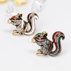 Fashion New Design Sweet Animals Squirrel Brooches for Girls Stylish Trendy Pins Jewelry for Women Ladies Accessories Wholesale