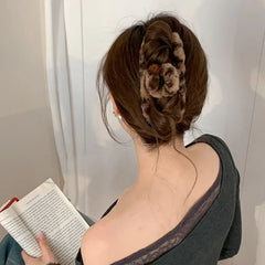 Trendy Fluffy Leopard Winter Hair Claw Clips for Girls Elegant Sweet Cute Hair Accessories Ties Scrunchies Chinese Supplier