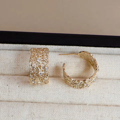 Fashion Sweet Glitter Classic Dainty Glamorous Hoop Earrings for Girls ELegant Charms Jewelry for Women Ladies Accessories