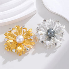Fashion Elegant Sweet Imitation Pearl Brooches for Girls Trendy Luxury Pins Jewelry for Women Ladies Accessories New Design