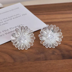 Ladies New Design Flower Shape Small Stud Earring Trendy Simple Fashion Elegant Lightweight Bulk Jewelry Accessories for Causal