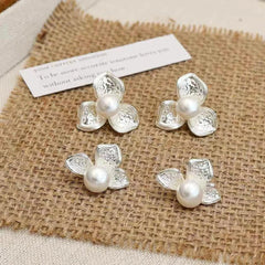 Luxury Classic Imitation Pearl Stud Earrings for Girls Flower Graceful Jewellry for Women Ladies Accessories Chinese Supplier