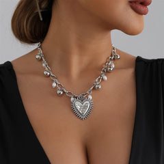 Fashion Mental Heart Shaped Cool Sweet Spicy Necklaces for Girls Punk Glamorous Jewelry for Women Ladies Accessories Wholesale