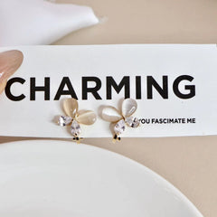 Sweet Butterfly Cute Fashion Clip on Earrings for Girls Glamorous Latest Jewelry for Women Ladies Accessories Chinese Supplier