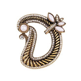 Fashion Sweet Letter Trendy Brooches for Girls Stylish Glamorous Charms Glitter Flower Pins Jewelry for Women Ladies Accessories