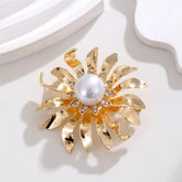 Fashion Glitter Sweet Flowers Floral Sparking Brooches for Girls Imitation Pearl Pins Jewelry for Women Ladies Accessories