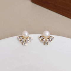 Elegant Simple Minimalistic Alphabet Stud Earrings for Girls Sweet Fine Jewellry for Women Ladies Accessories Chinese Supplier