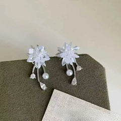 Sweet Fashion Flower Cute Floral Stud Earrings for Girls Luxury Glamorous Jewelry for Women Ladies Accessories Chinese Supplier
