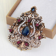 Fashion Glamorous Dainty Rhinestone Glitter Brooches for Girls Elegant Graceful Pins Jewelry for Women Ladies Accessories