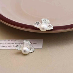 Luxury Classic Imitation Pearl Stud Earrings for Girls Flower Graceful Jewellry for Women Ladies Accessories Chinese Supplier