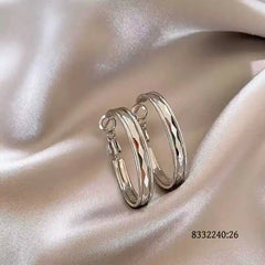 Female High Quality Lightweight Creative Design Medium Small Hoop Earring Luxurious Glamorous Fashion Bulk Jewelry Accessories