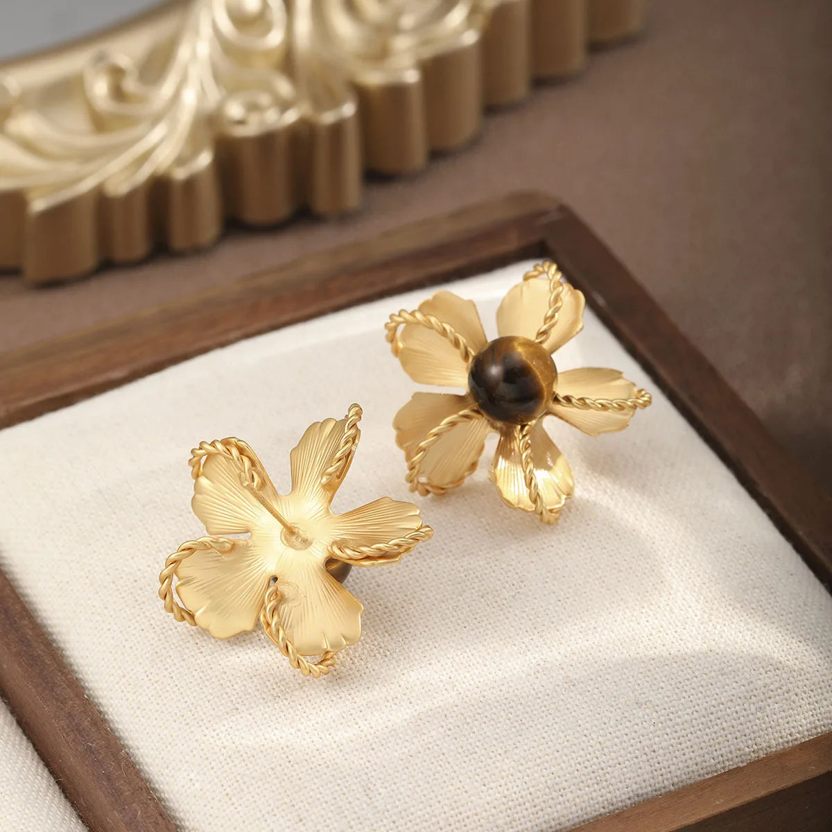Fashion Trendy Bold Flower Vintage Stud Earrings for Girls Sweet Jewelry for Women Ladies Wholesale China Manufacturer Bulk