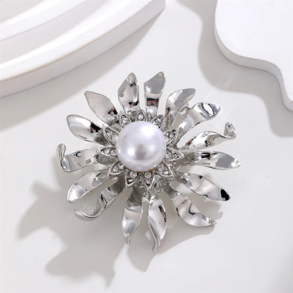 Fashion Glitter Sweet Flowers Floral Sparking Brooches for Girls Imitation Pearl Pins Jewelry for Women Ladies Accessories