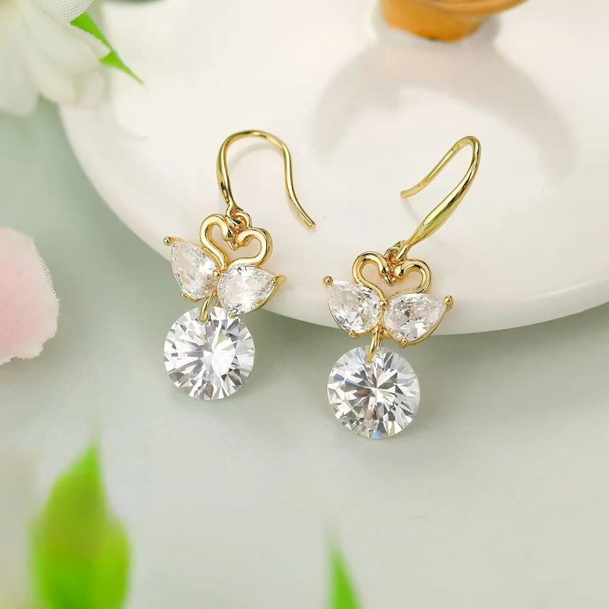 Sweet Imitation Pearl Flower Floral Drop Earrings for Girls Cute Dainty Rhinestone Jewelry for Women Ladies Accessories Chic