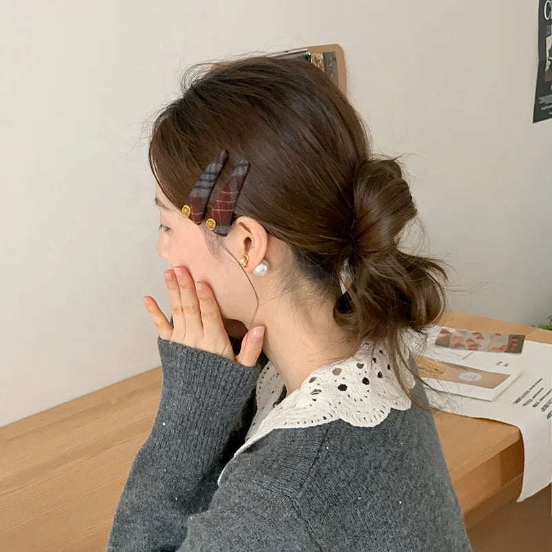 Trendy Winter Autumn Stripe Hair Clips for Girls Plaid Fashion Elegant Snap Clips for Women Ladies Hair Accessories in Stock