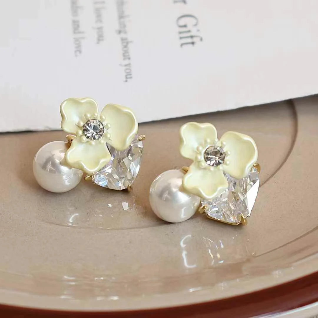 Women New Design Imitation Pearl Stud Earring Fashion Dainty Charms Affordable Wholesale Jewelry Accessories for Female Causal