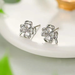 Women New Design Flower Shape Butterfly Heart Decorative Mini Stud Earring Fashion Elegant Simple Bulk Daily Jewelry Accessory