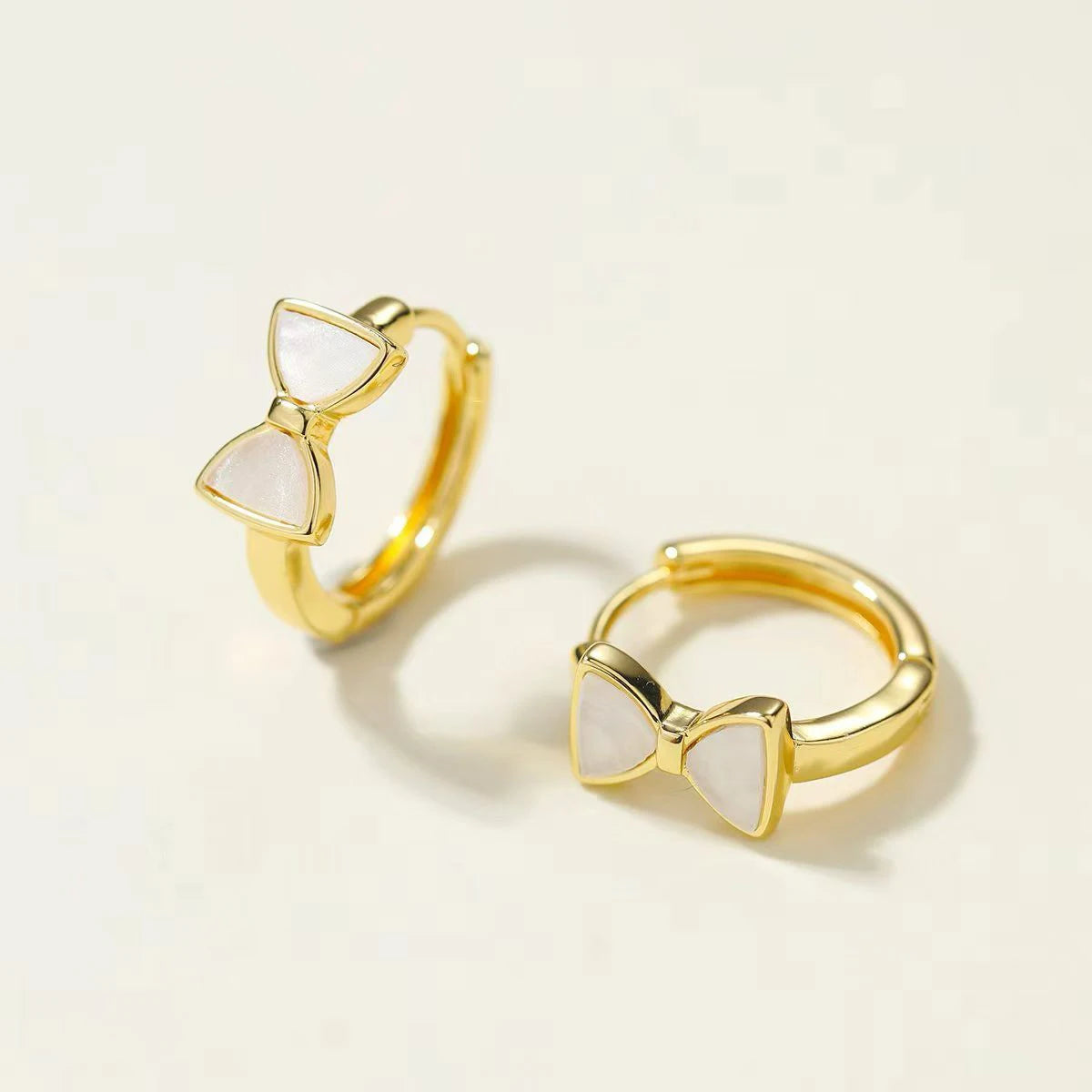 Fashion Butterfly Glitter Rhinestone Hoop Earrings for Girls Sweet Elegant Trendy Jewelry for Women Ladies Accessories Wholesale