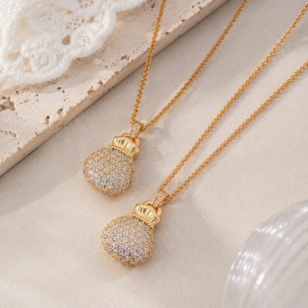 Women Zircon 18k Gold-plated Chain Pendant Necklace Elegant Simple Charms Factory Price in Stock Jewelry for Female Daily Use