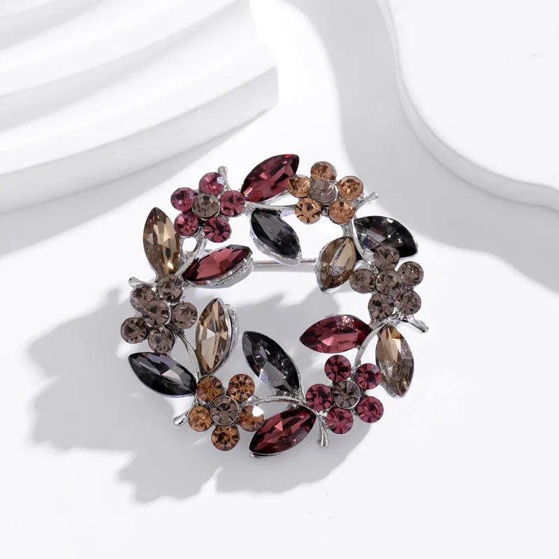 Fashion Glitter Flowers Floral Sweet Brooches for Girls Trendy Stylish Rhinestone Sparkle Jewelry for Women Ladies Accessories