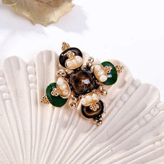 Fashion French Style Vintage Retro Elegant Brooches for Girls Graceful Pins Jewelry for Women Ladies Accessories New Design