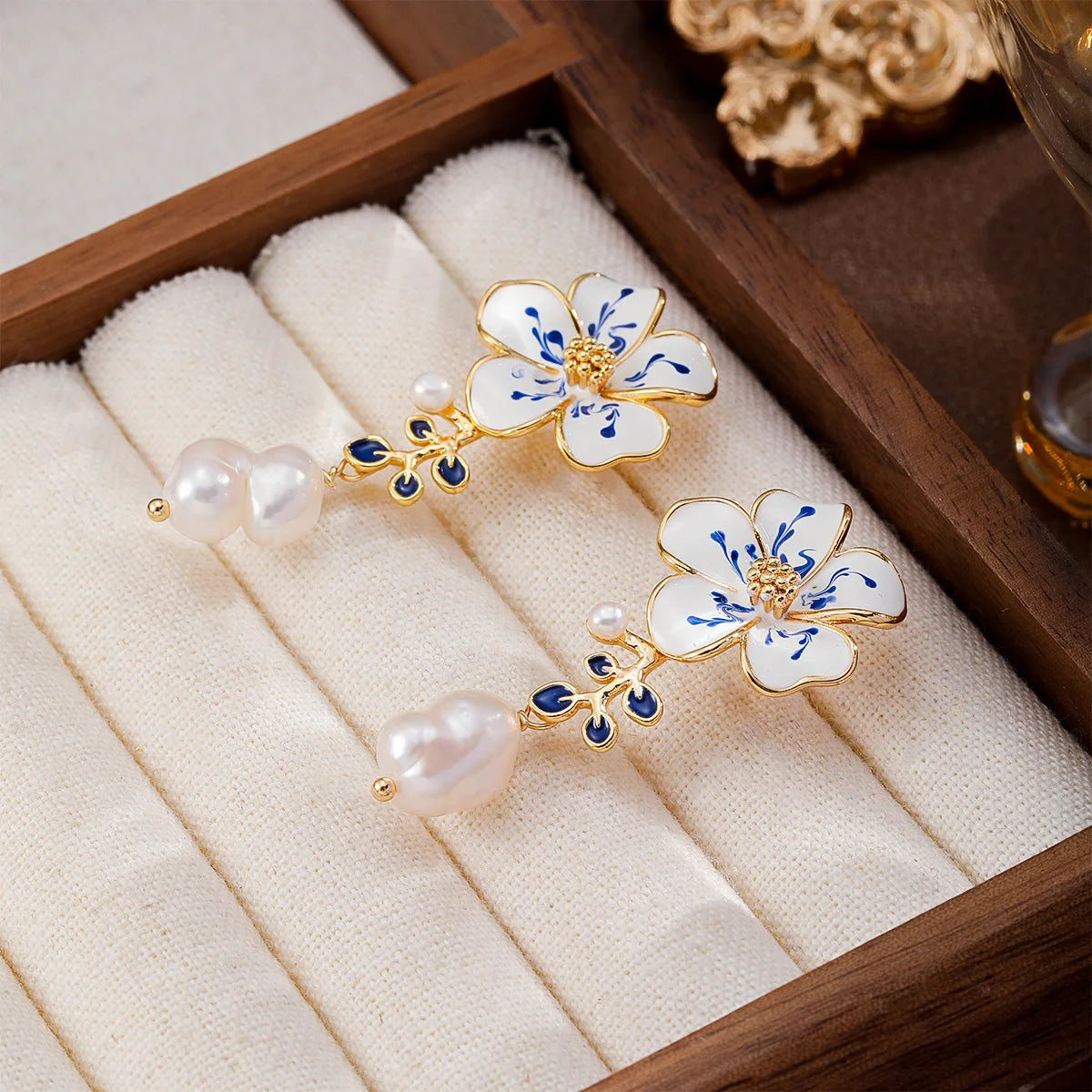 Fashion S925 Silver Freshwater Pearl Copper 18K Gold Plated Flower Drop Earring for Girls Sweet Jewelry for Women Lady Wholesale