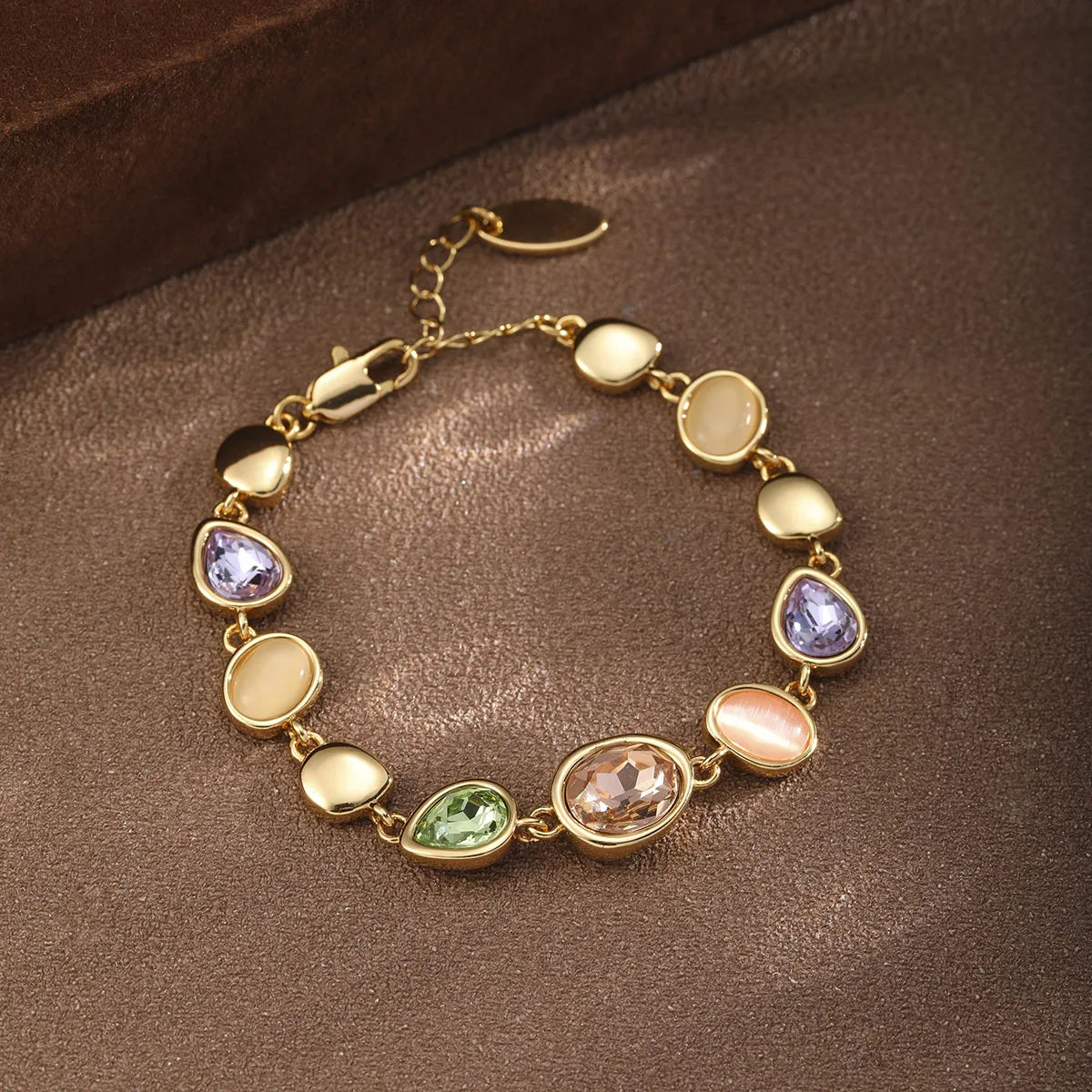 Fashion Copper 18K Gold Bracelets for Girls Crystal Sweet Jewelry for Women Ladies Wholesale Low MOQ Chinese Manufacturer