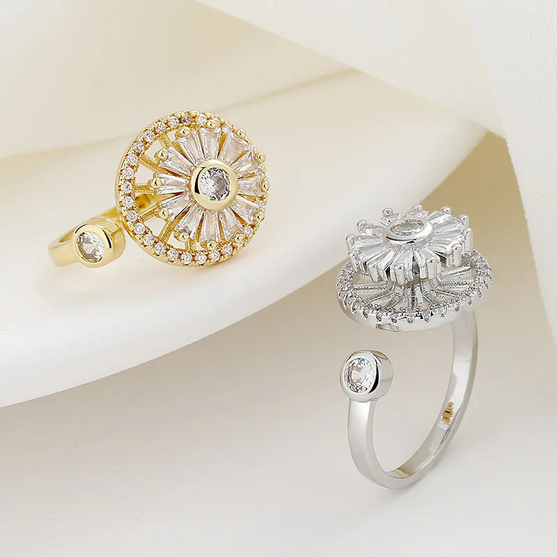 Hot Sale Rotating Rings Clover Shining Zircon Niche Design Micro-set Adjustable Index Finger Rings Women Accessories Wholesale