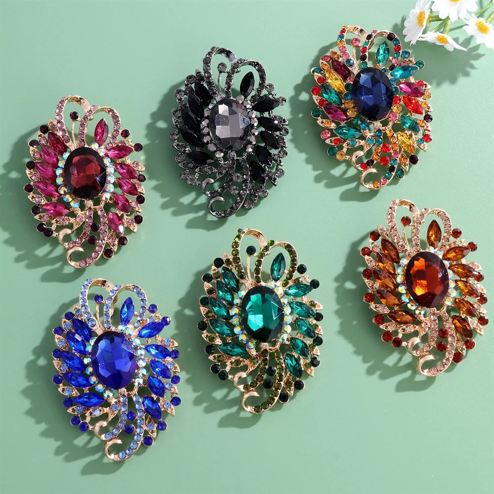 Fashion Rhinestone Glitter Sparking Dainty Brooches for Girls Glamorous Vintage Pins Jewelry for Women Ladies Accessories