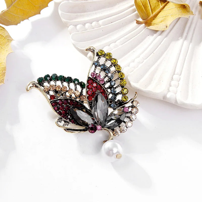 Fashion Butterfly Glitter Rhinestone Sweet Brooches for Girls Trendy Elegant Pins Jewelry for Women Ladies Accessories Wholesale