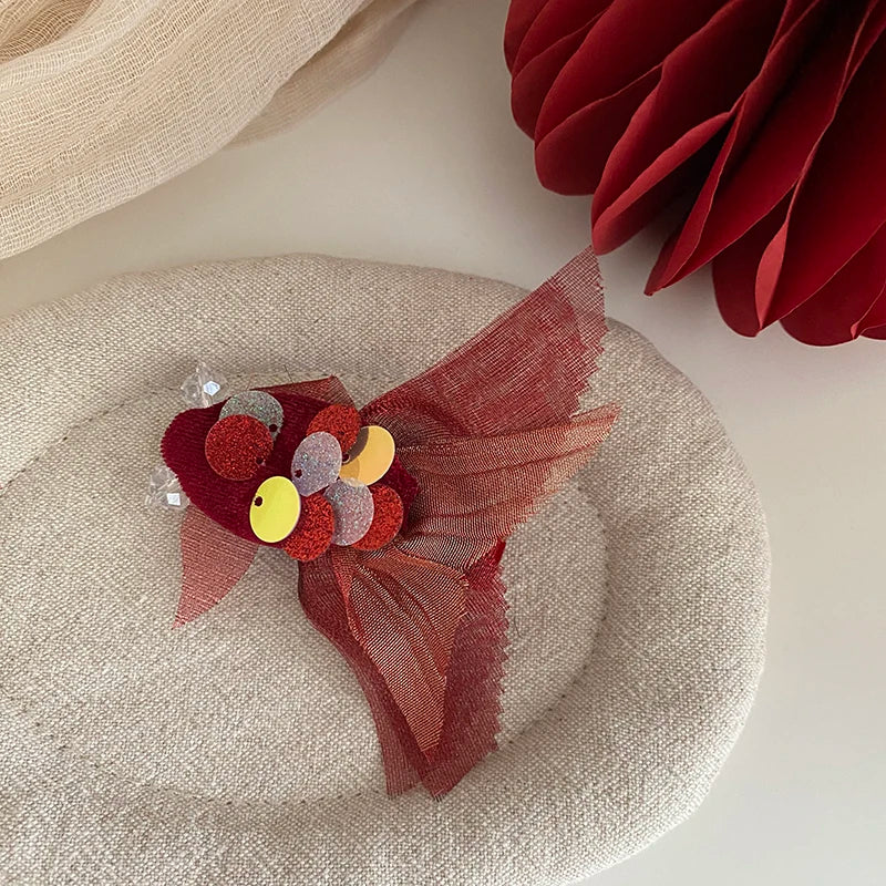 Women New Design Fish Shape Red Small Alligator Clips Fashion Chic High Quality in Store Hair Clips Accessories for Female Daily