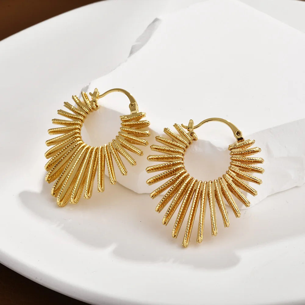 Europe and American Trendy Hoop Earrings High-end Elegant Hollow Line Love Earrings Fashion Chic Earrings Cross-Border Wholesale