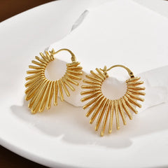 Europe and American Trendy Hoop Earrings High-end Elegant Hollow Line Love Earrings Fashion Chic Earrings Cross-Border Wholesale
