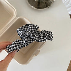 Wholesale Fashion Elegant Hair Claw Clips Hot Sale Black White Plaid Medium High Durable HairPins Accessories for Daily Fabric